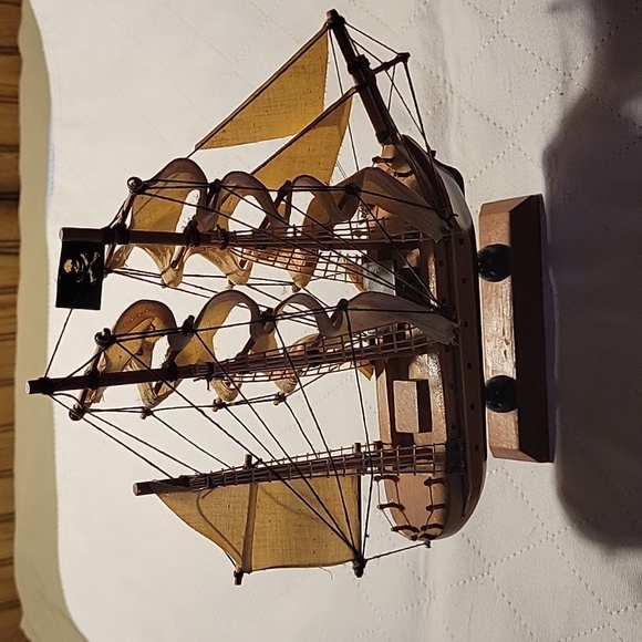 Replica of Pirate Ship - Picture 1 of 6